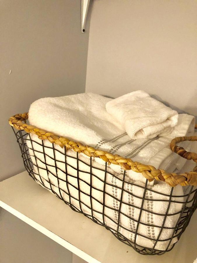 Recently Renovated Chic Durham Farmhouse 외부 사진