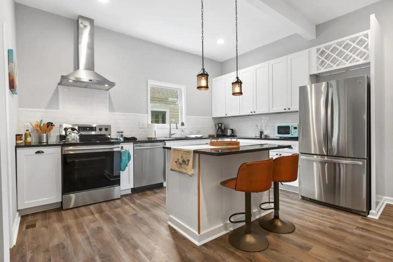 Recently Renovated Chic Durham Farmhouse 외부 사진