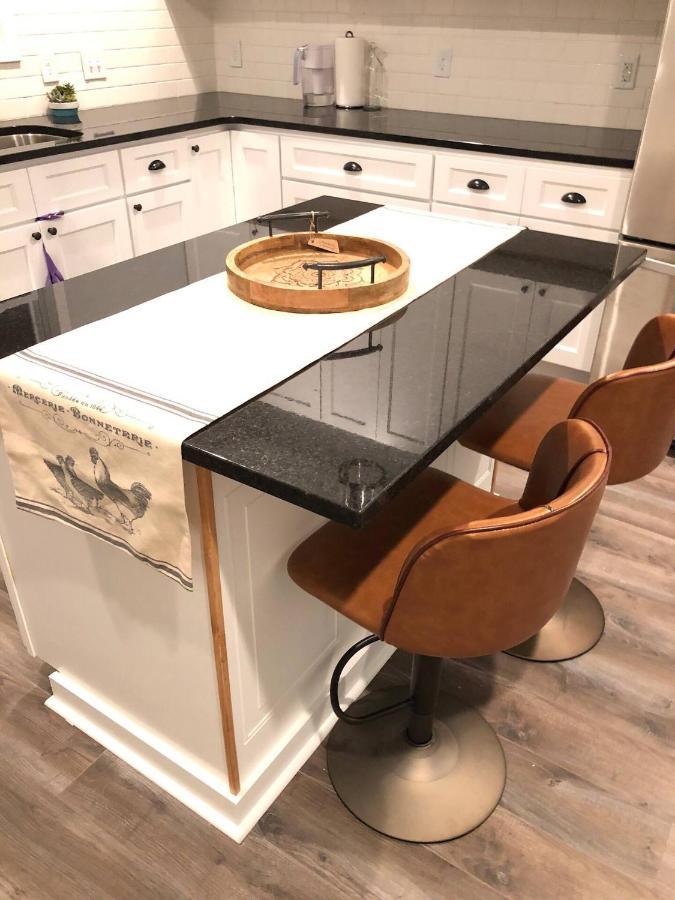 Recently Renovated Chic Durham Farmhouse 외부 사진